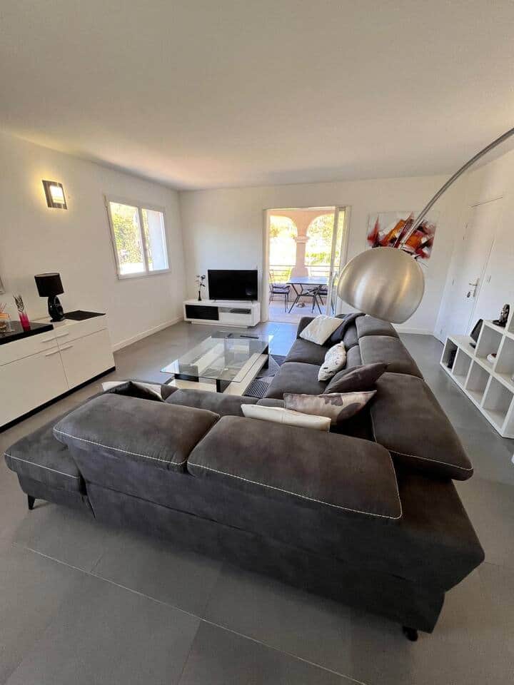 9360b042 5a83 45b8 8a92 98aff5147e39 "Votre clé pour des vacances parfaites à Porto-Vecchio."