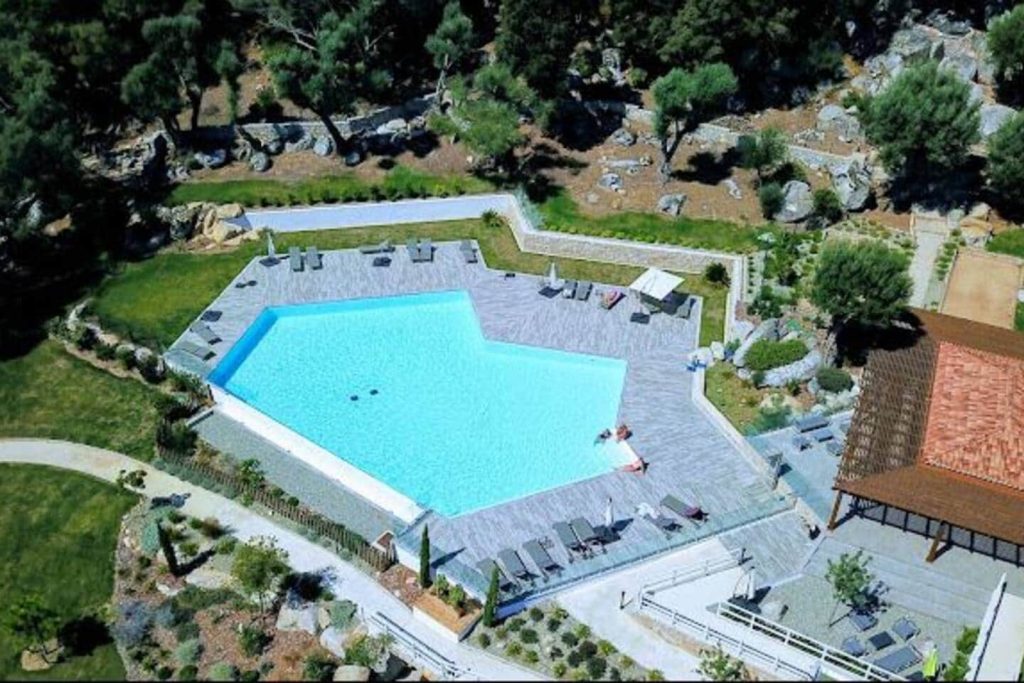 acd728aa 1741 46a0 9dd6 de7238b282b7 "Votre clé pour des vacances parfaites à Porto-Vecchio."